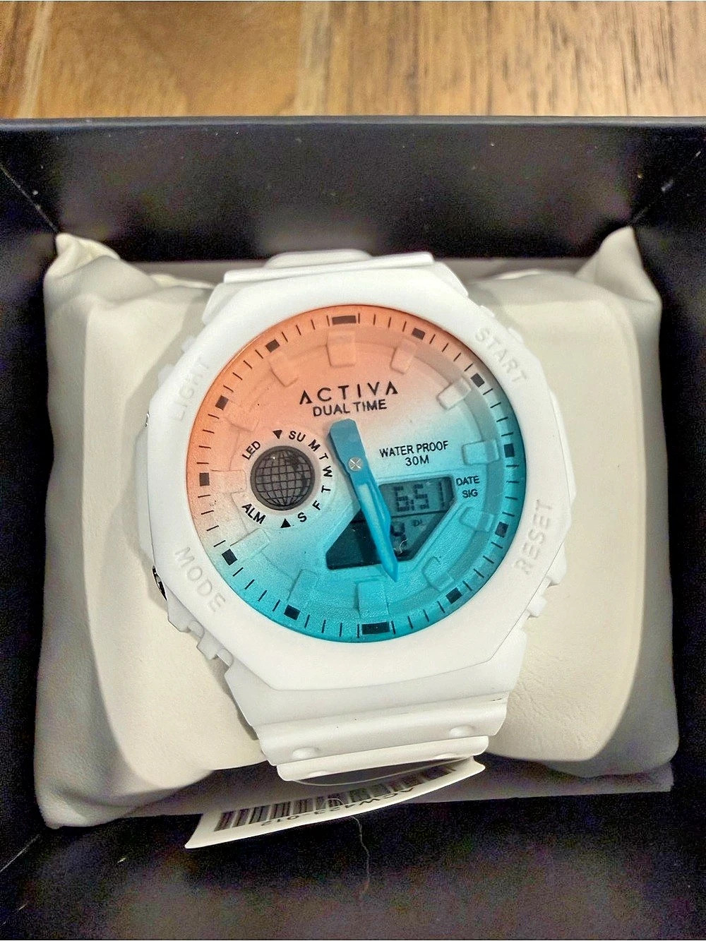 Activa Watch Unisex White & Blue NWT